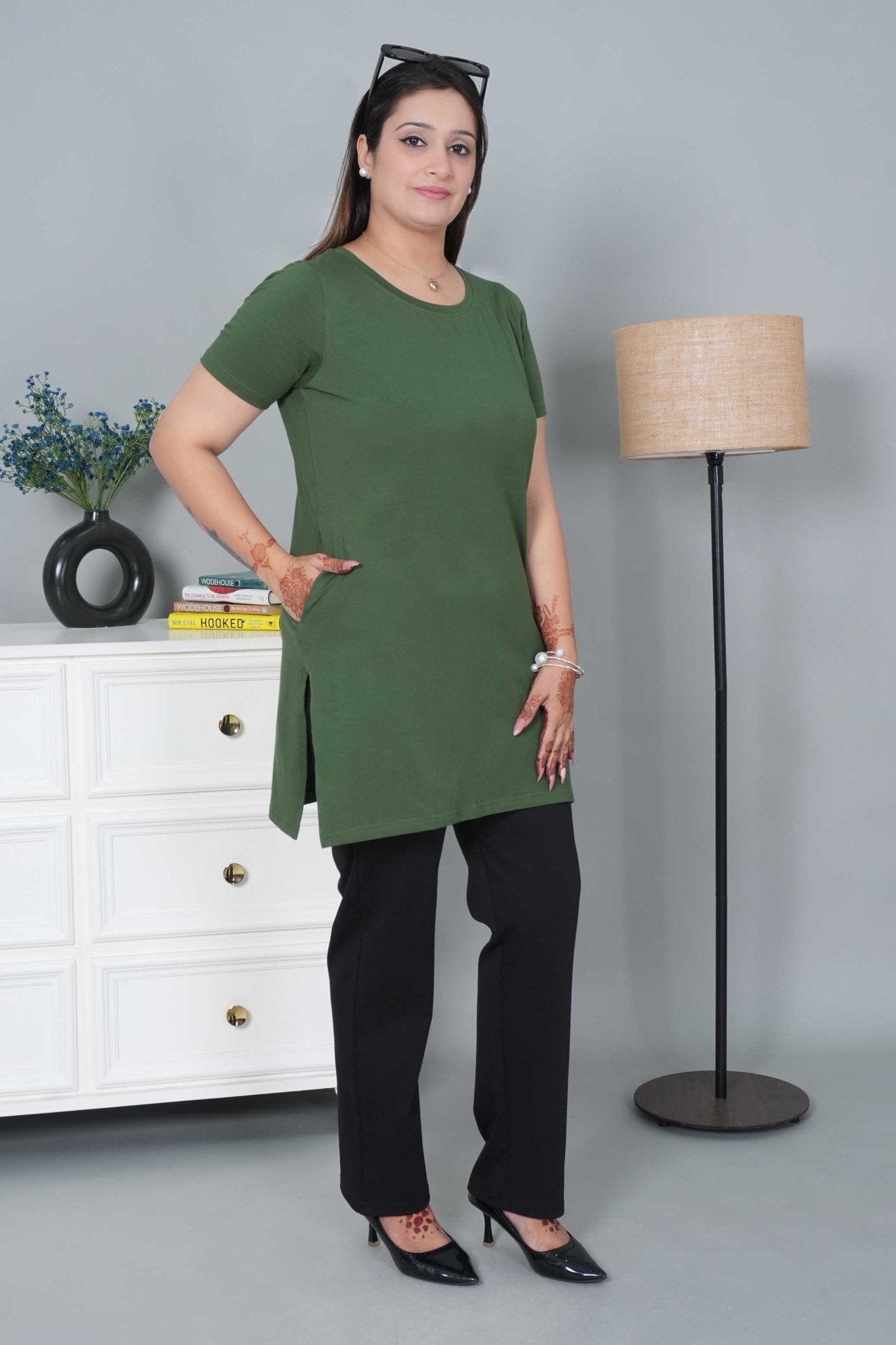 Olive long round neck cotton lycra t-shirt with pockets - Long cotton t-shirt
