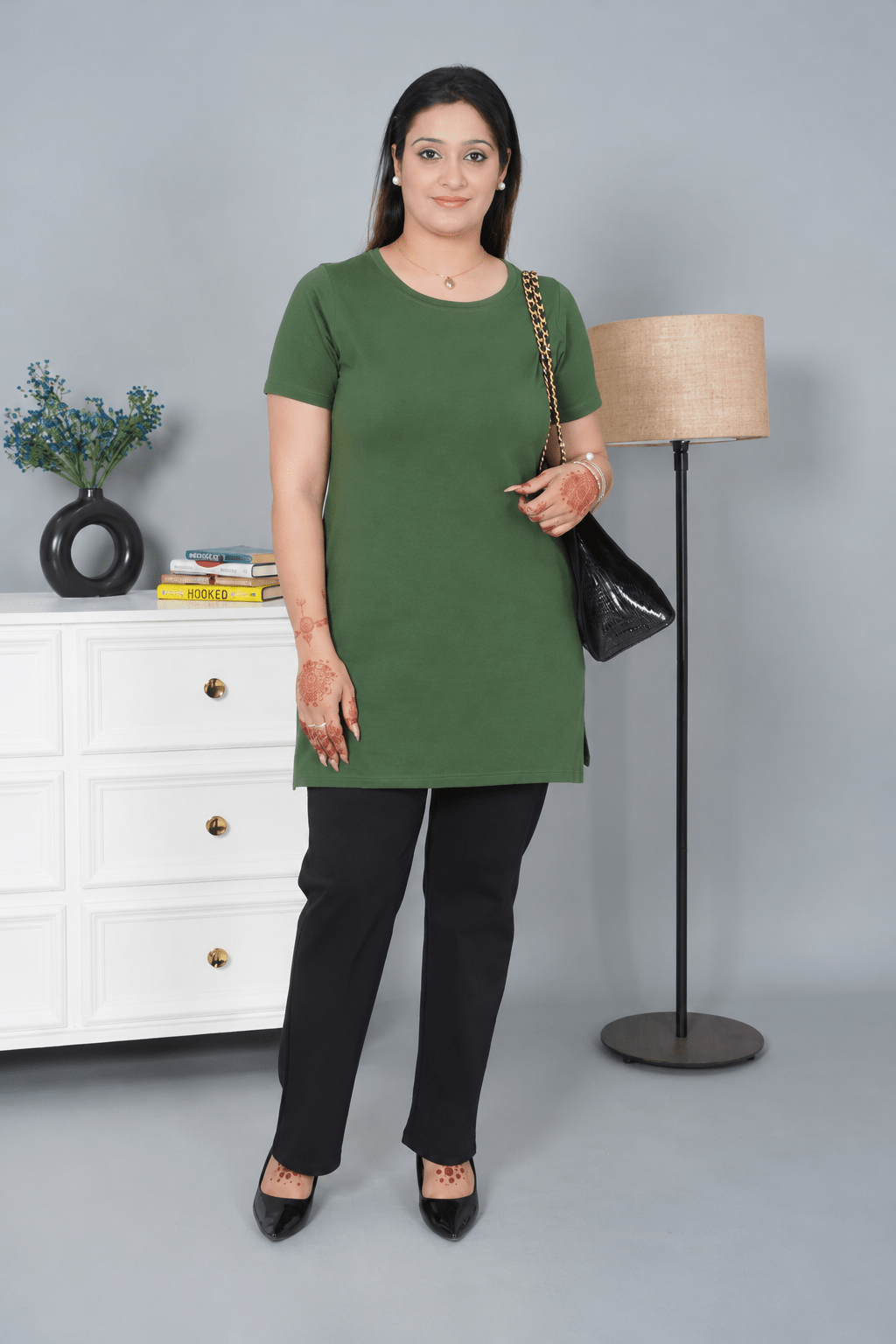 Olive long round neck cotton lycra t-shirt with pockets -Long cotton t-shirt