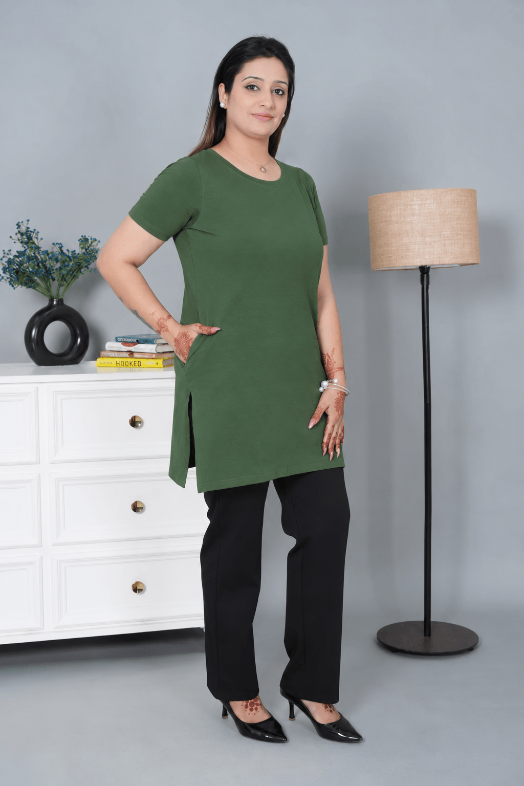 Olive long round neck cotton lycra t-shirt with pockets -Long cotton t-shirt