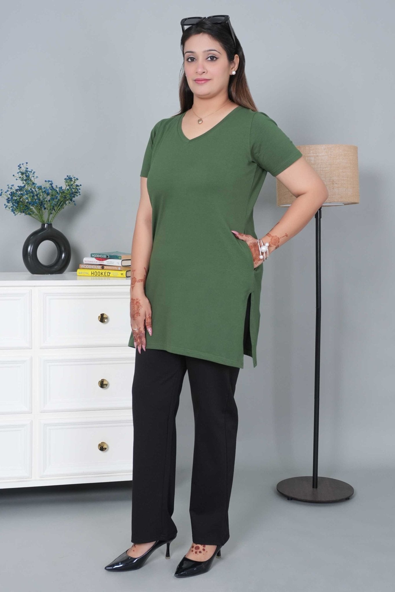Olive long v neck cotton lycra t-shirt with pockets - Long cotton t-shirt