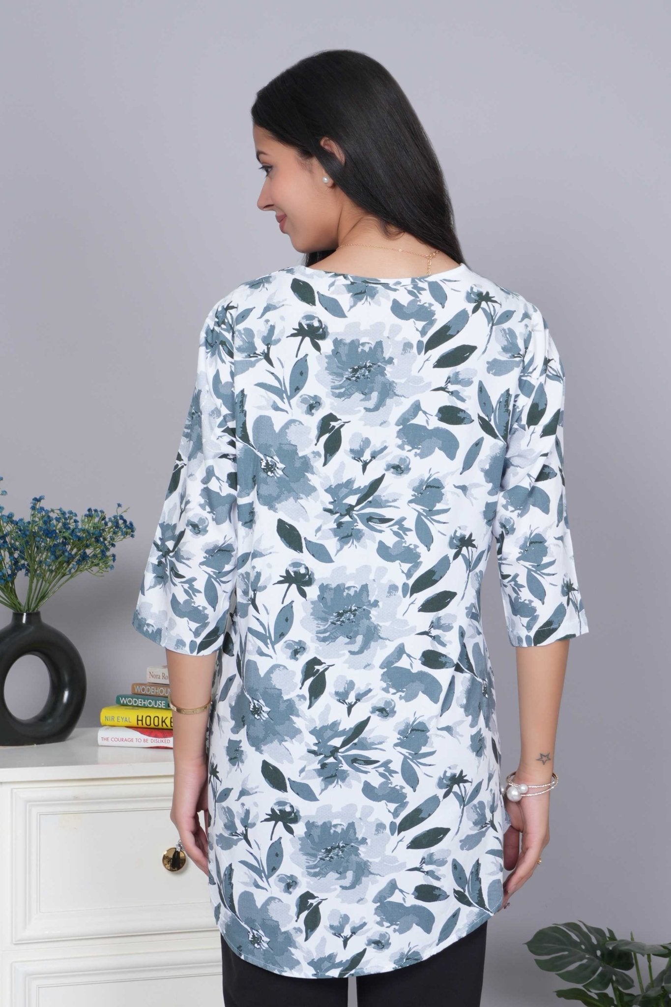 Olive sweet heart neck printed rayon flare top [100% Rayon] - Printed sweet heart neck top