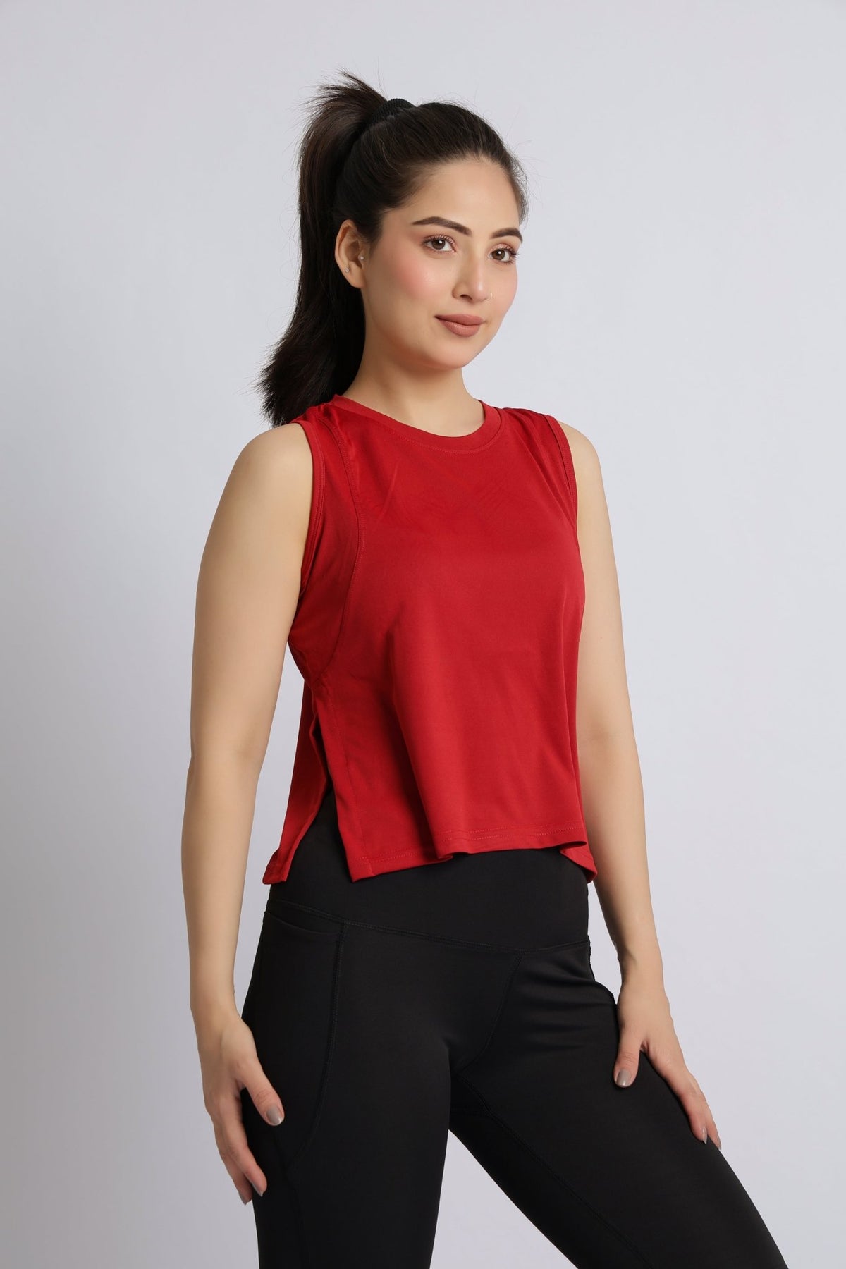 Red active crop slit vest -Active crop slit vest