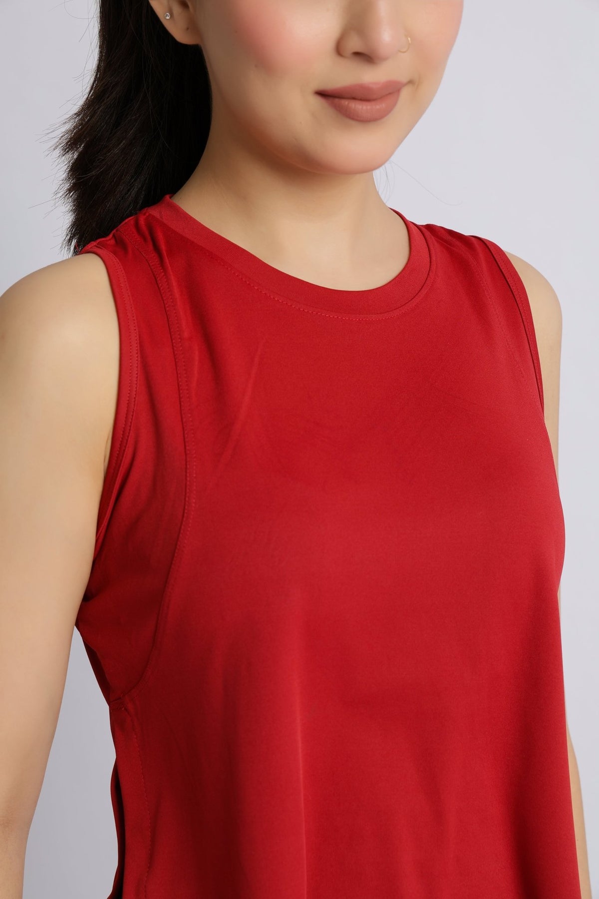 Red active crop slit vest -Active crop slit vest