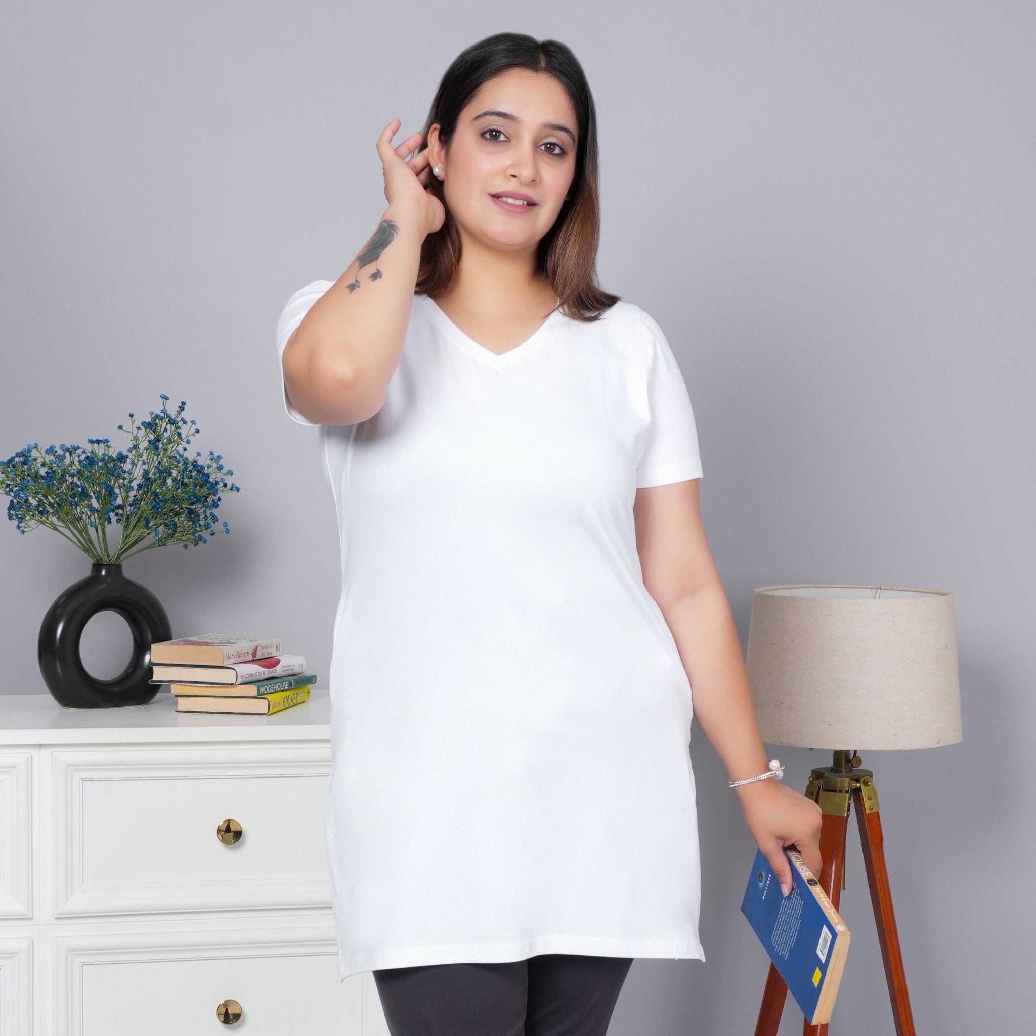 White long v neck cotton lycra t-shirt with pockets - Long cotton t-shirt