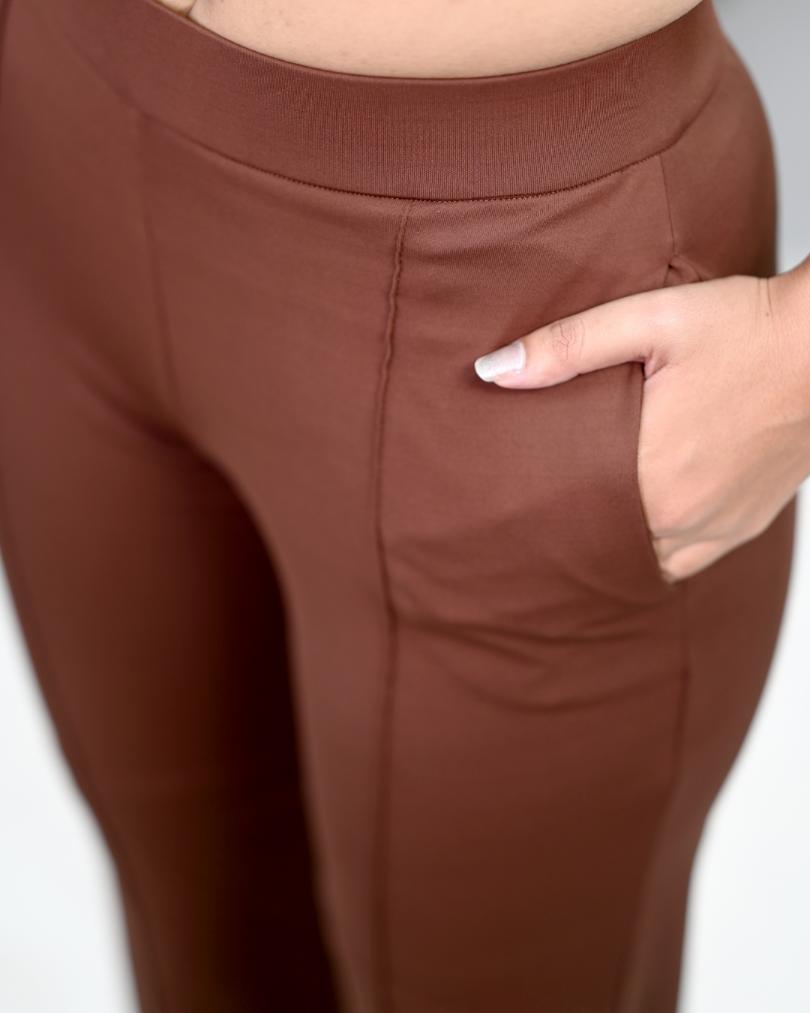 Dark brown yoga pants for women, straight-fit workout & exercise