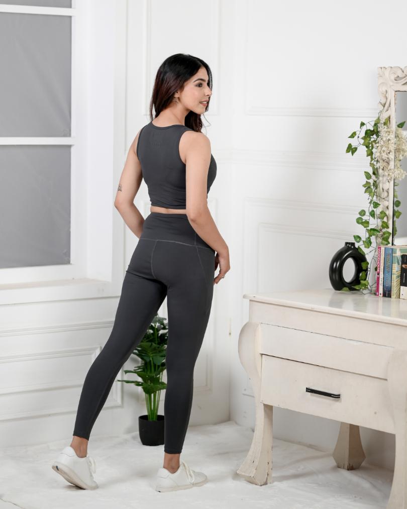 Dark grey gym leggings for women, ankle length sports pants, gym tights.